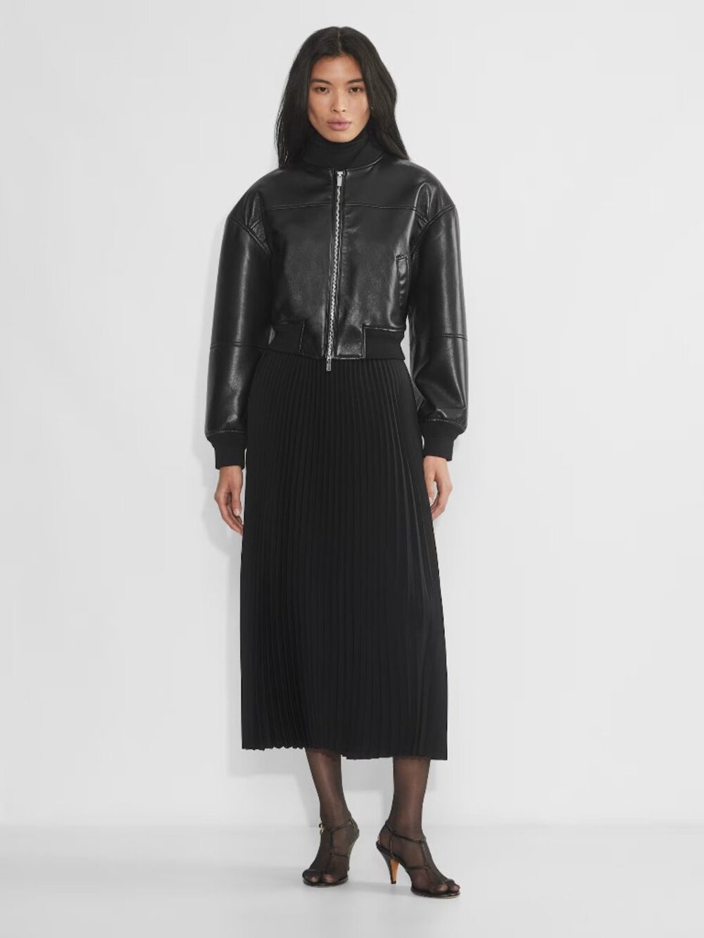 EUC Aritzia Babaton Acclaim Skirt